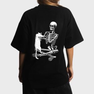 Funny Skeleton Holding A Cat Halloween Women T-Shirt